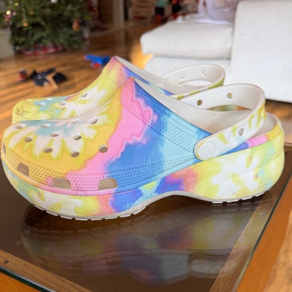 VGUC women’s pastel tie dye platform croc - Picture 6 of 6